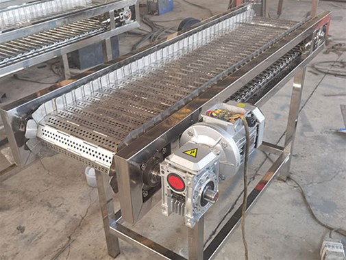 不銹鋼鏈板輸送機的主要作用和功能